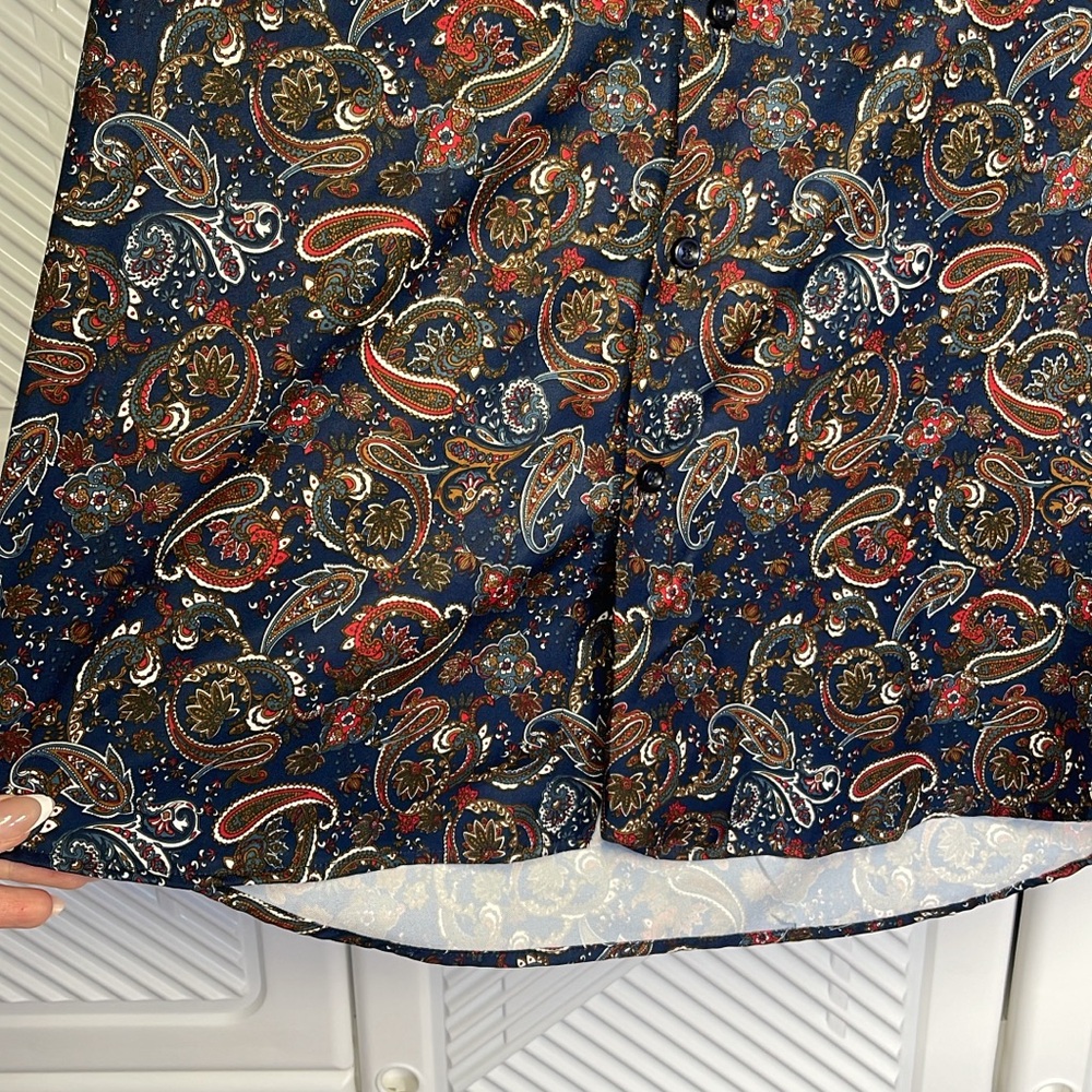 Consequence Men’s Button Down Size Medium - image 7